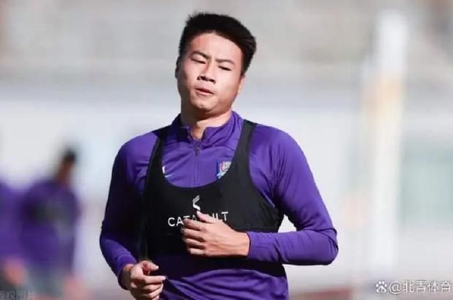 女生扒开尿口给男生捅